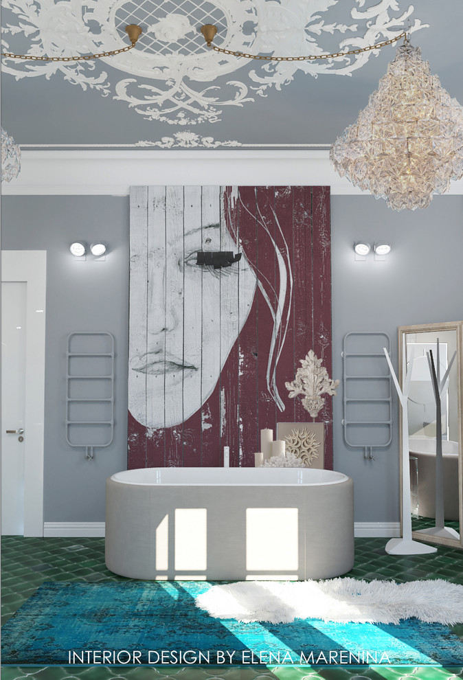 Ванная комната с высокими потолками