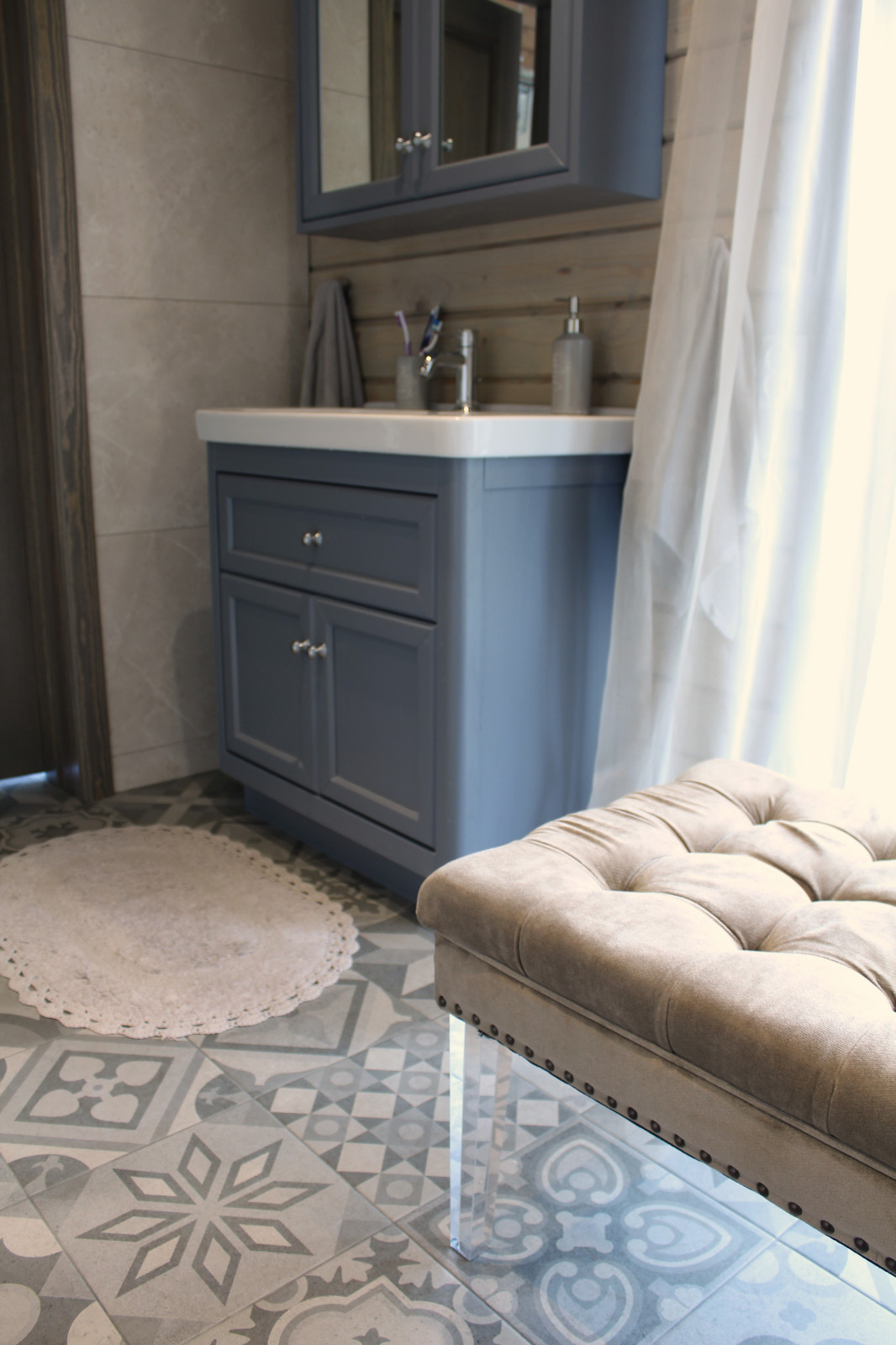 Дом из бруса в стиле шале.