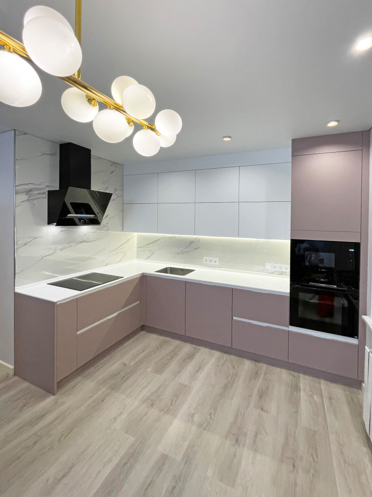 Кухня в нежных тонах