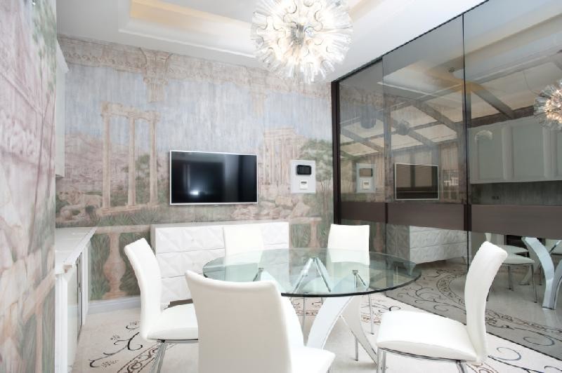 Двухэтажная квартира в Москве.