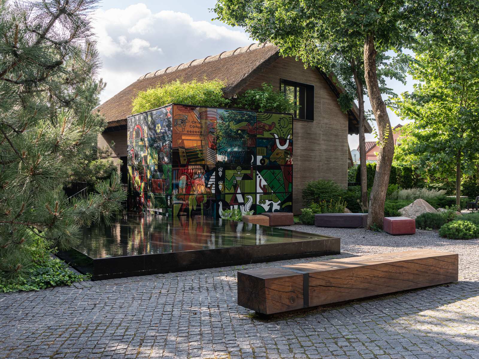 DYVO HUT