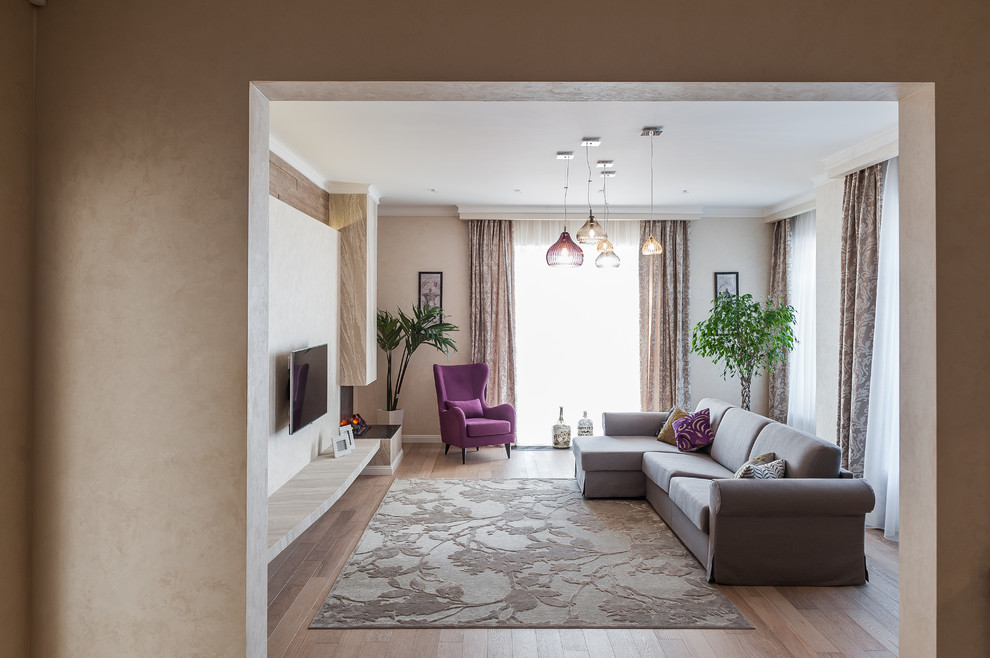 Загородный дом с розовой столовой