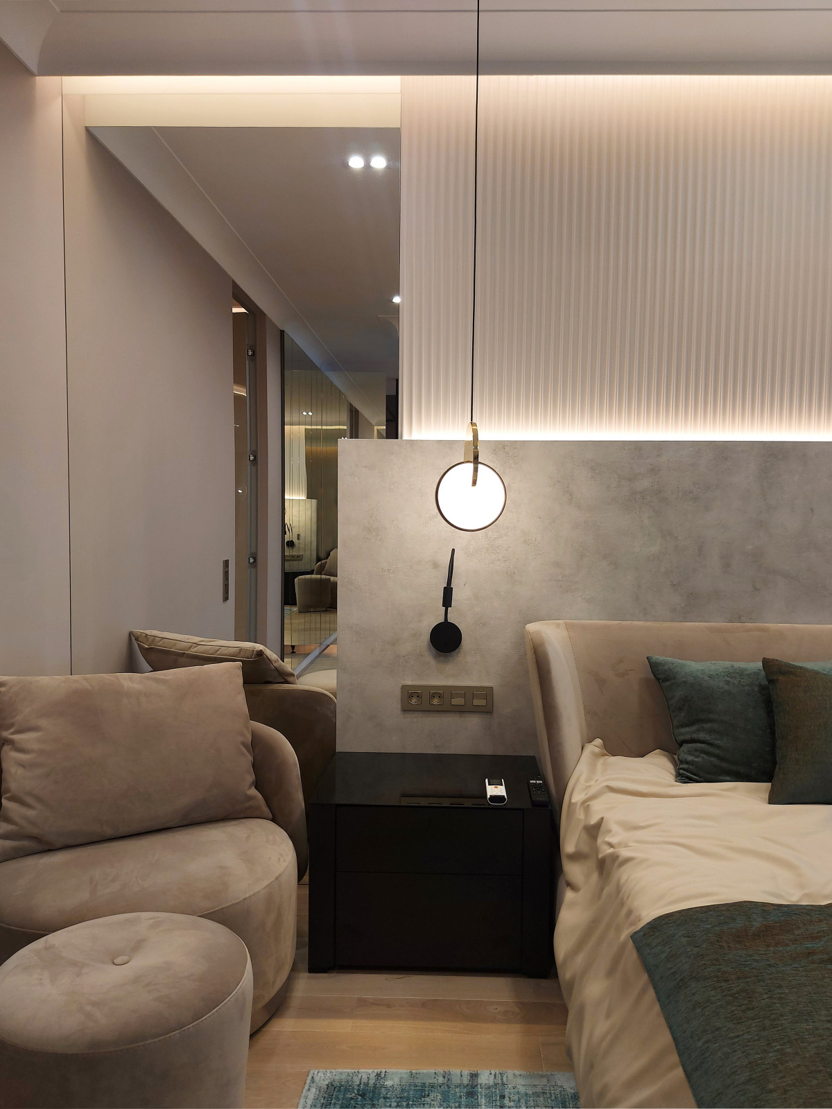 Обложка проекта: Спальня-гардеробная 32 кв.м. 2022 г. Фото.