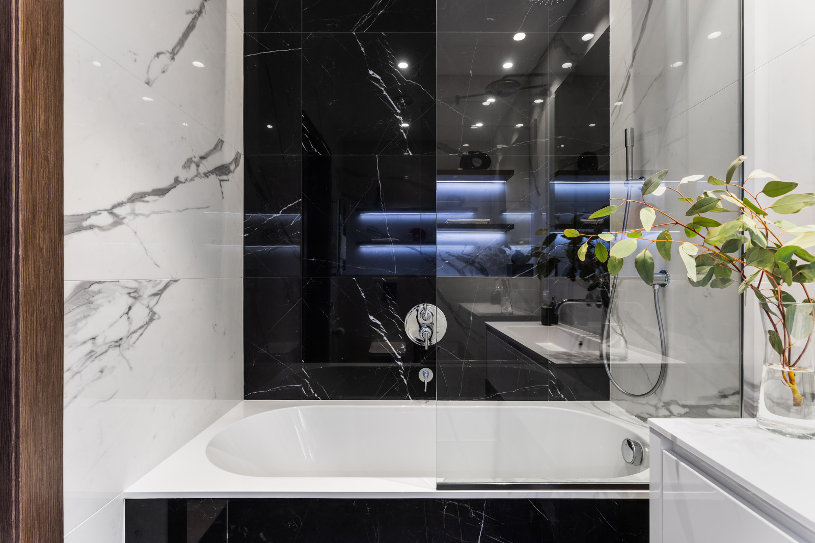 Обложка проекта: Neva Towers