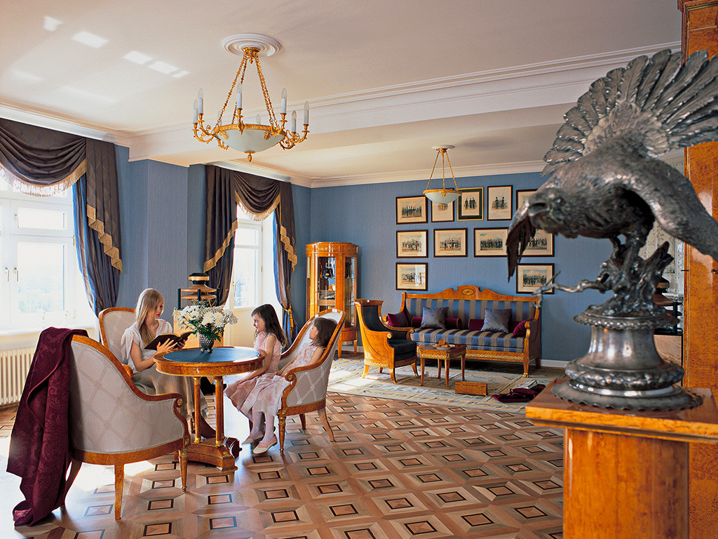 Гостиная в авторском русском ампире