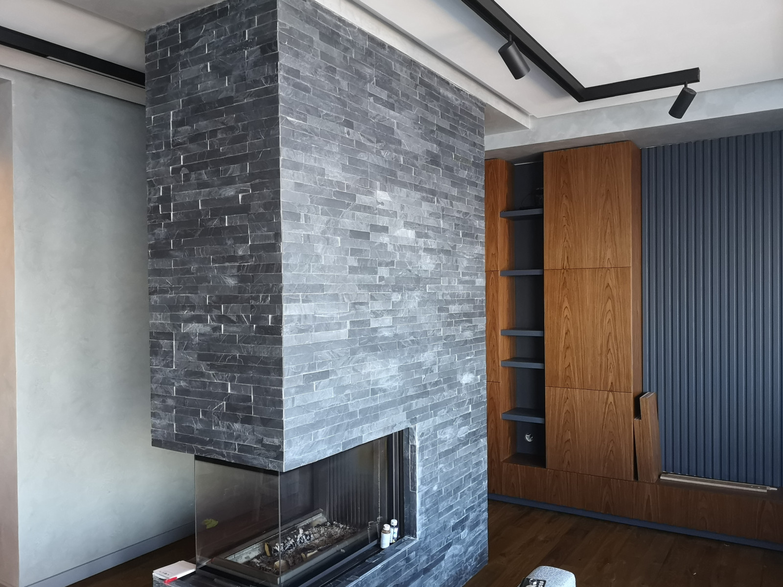 Частный дом на берегу залива. Отделка декоративной штукатуркой