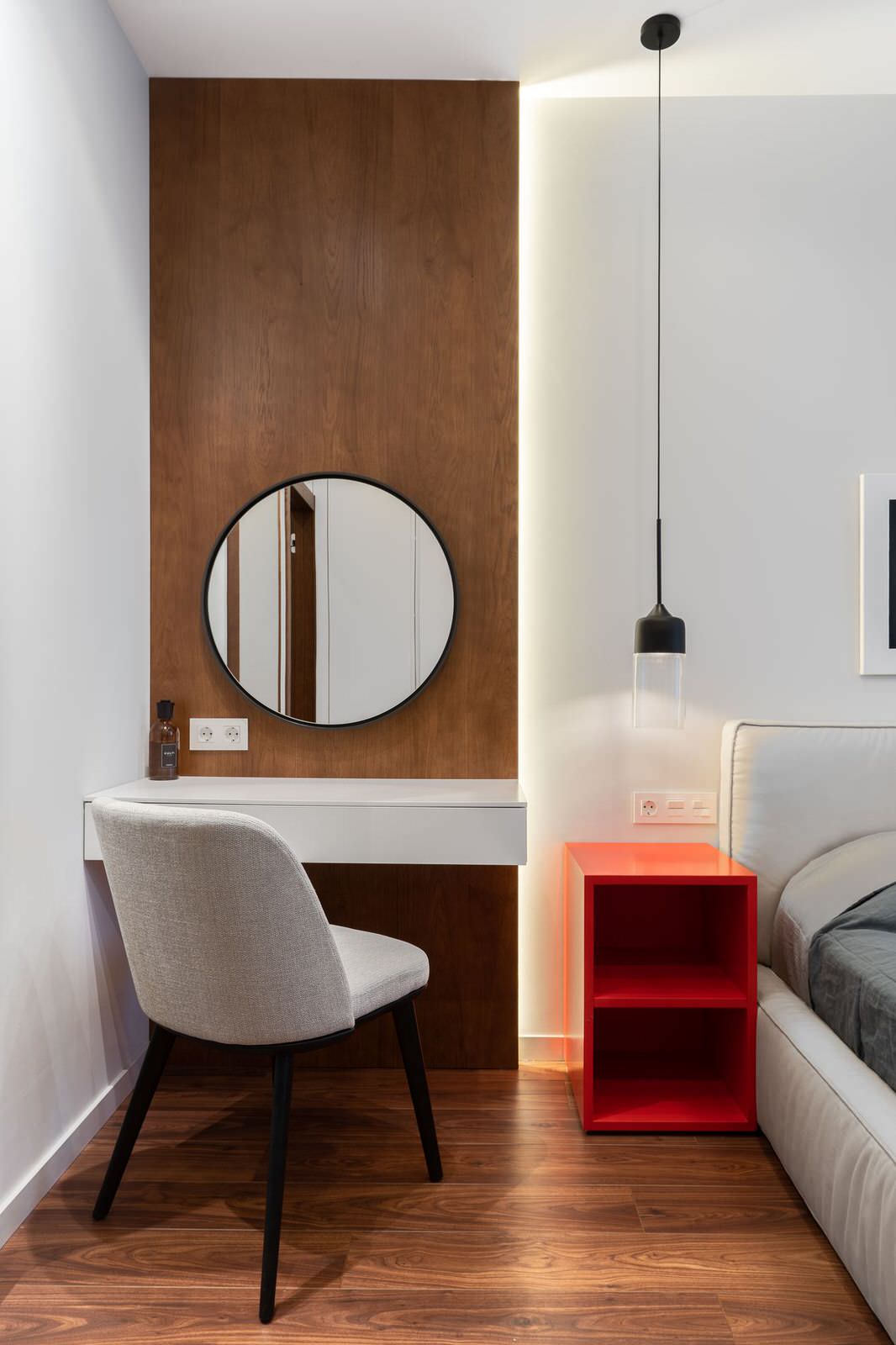 Косметический столик