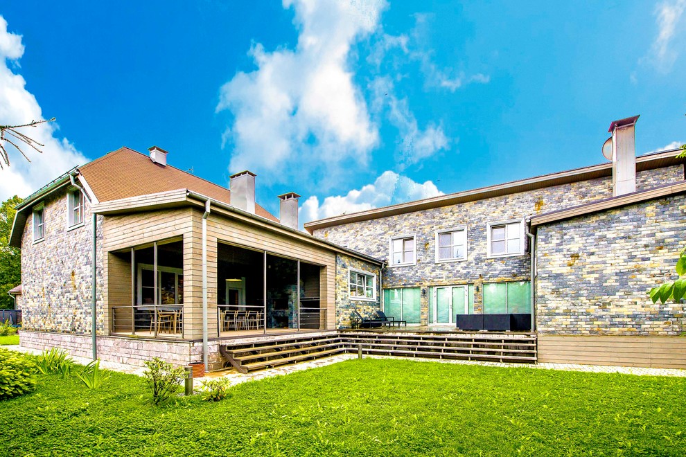 Дом с бассейном