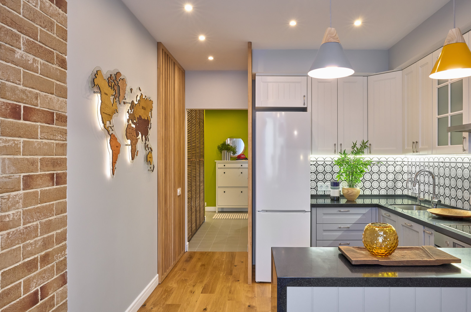 Яркая квартира на Лобачевского