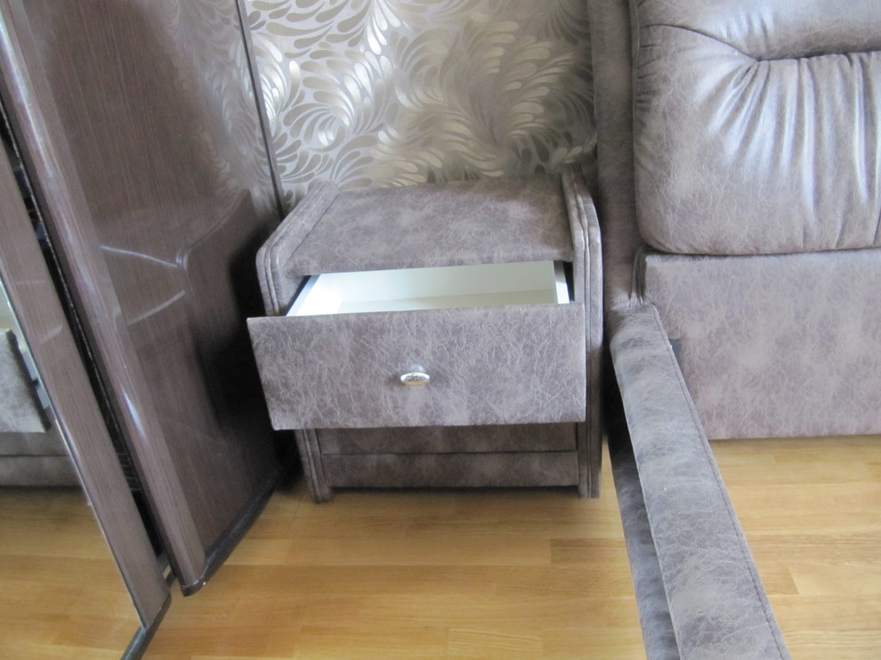 Перетяжка кровати и прикроватных тумбочек