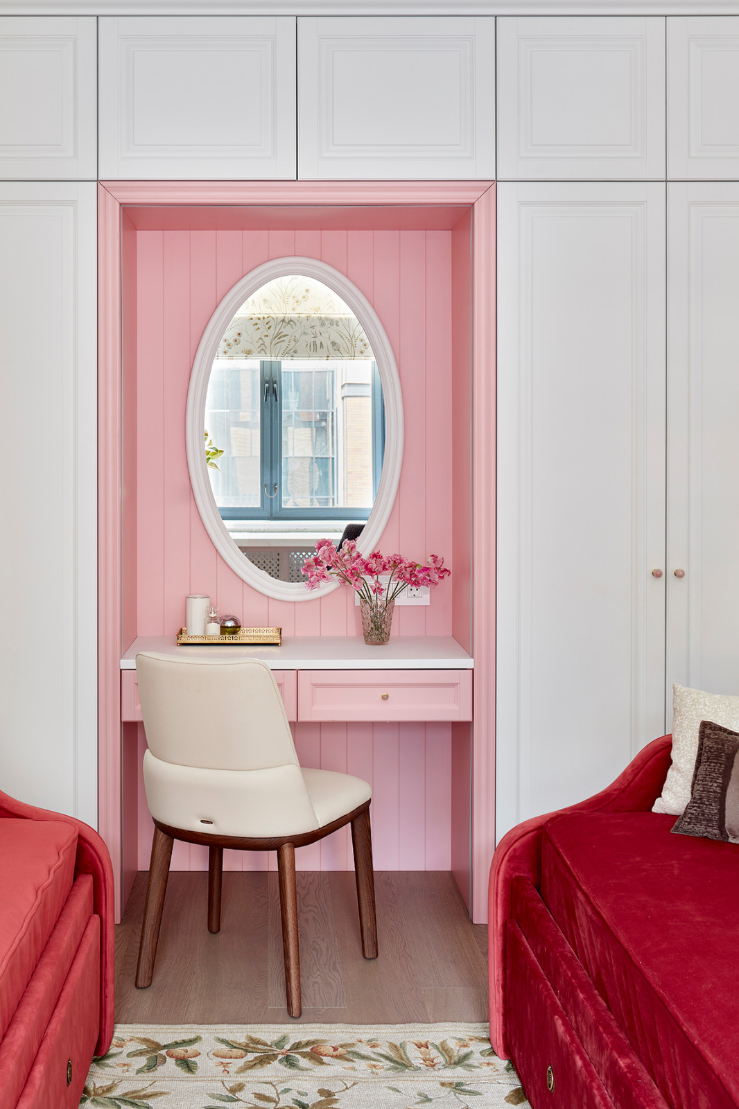 Живописная квартира.