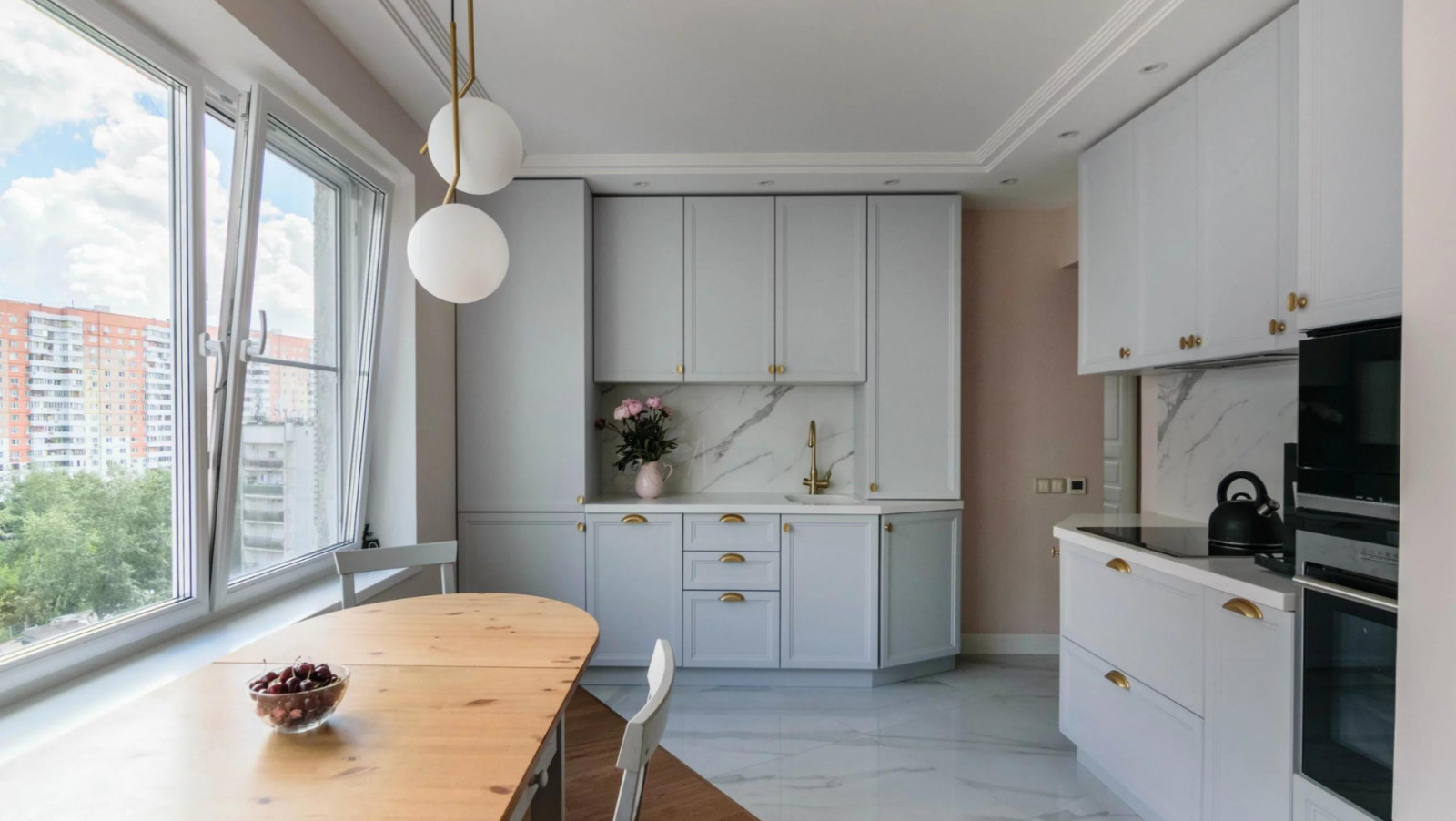 Голубой цвет в интерьере кухни: нежность и стиль