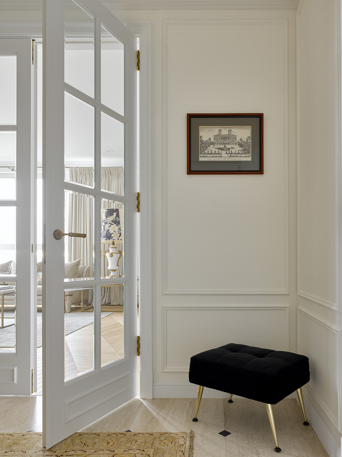 Квартира с китайской ширмой