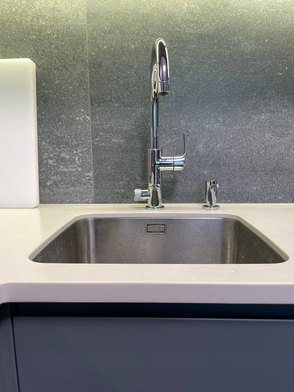 Реализация кухни по дизайн-проекту в однокомнатной квартире, 2022