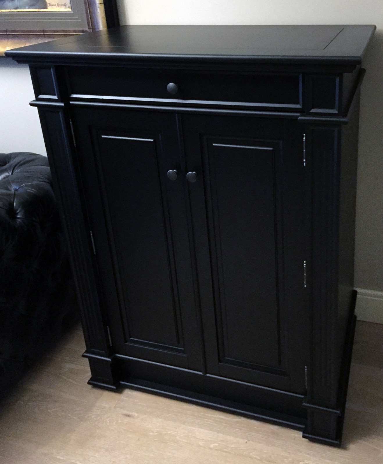 Шкафчик кабинетный со смыслом.