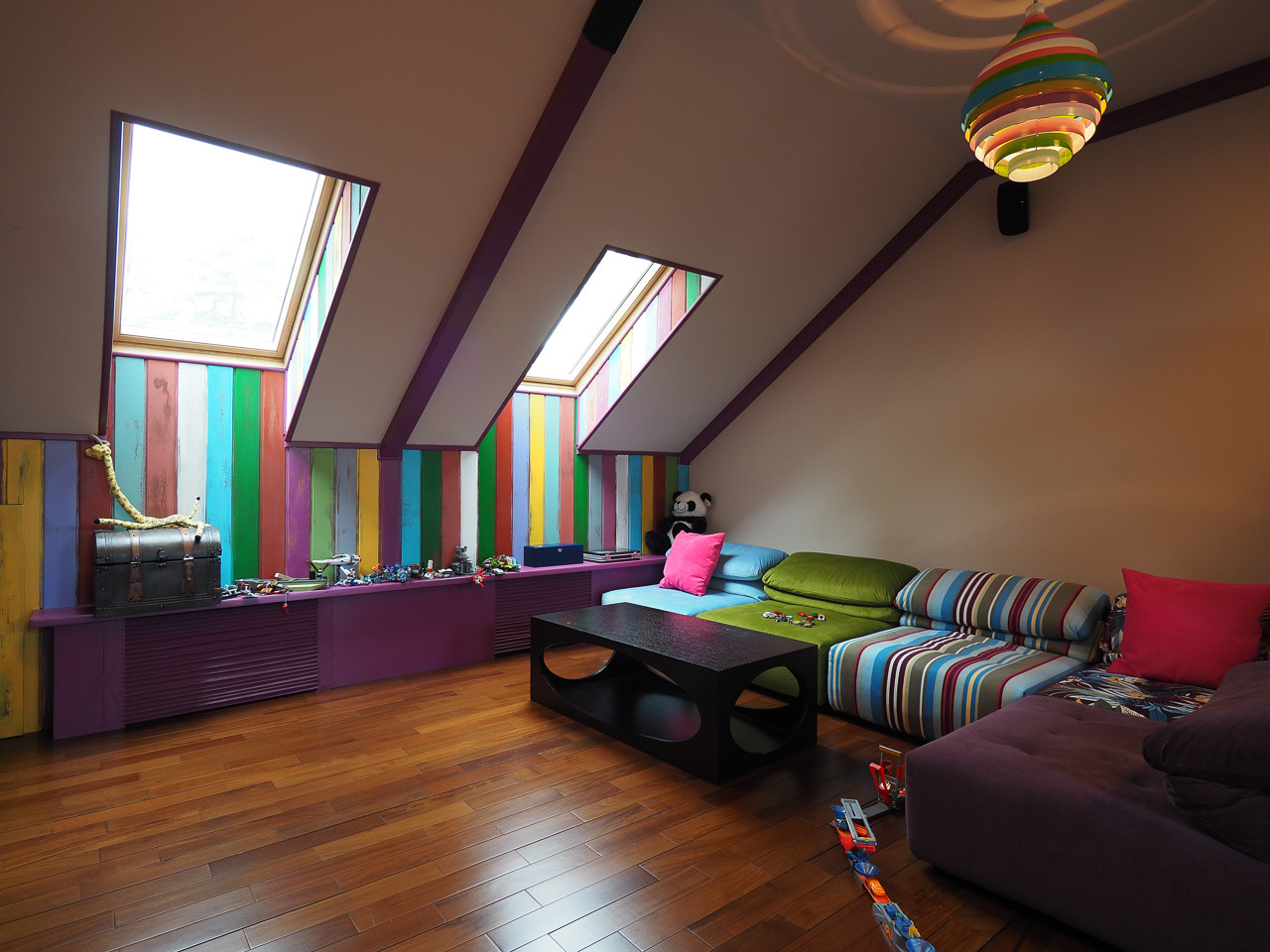 Детская игровая комната на мансарде