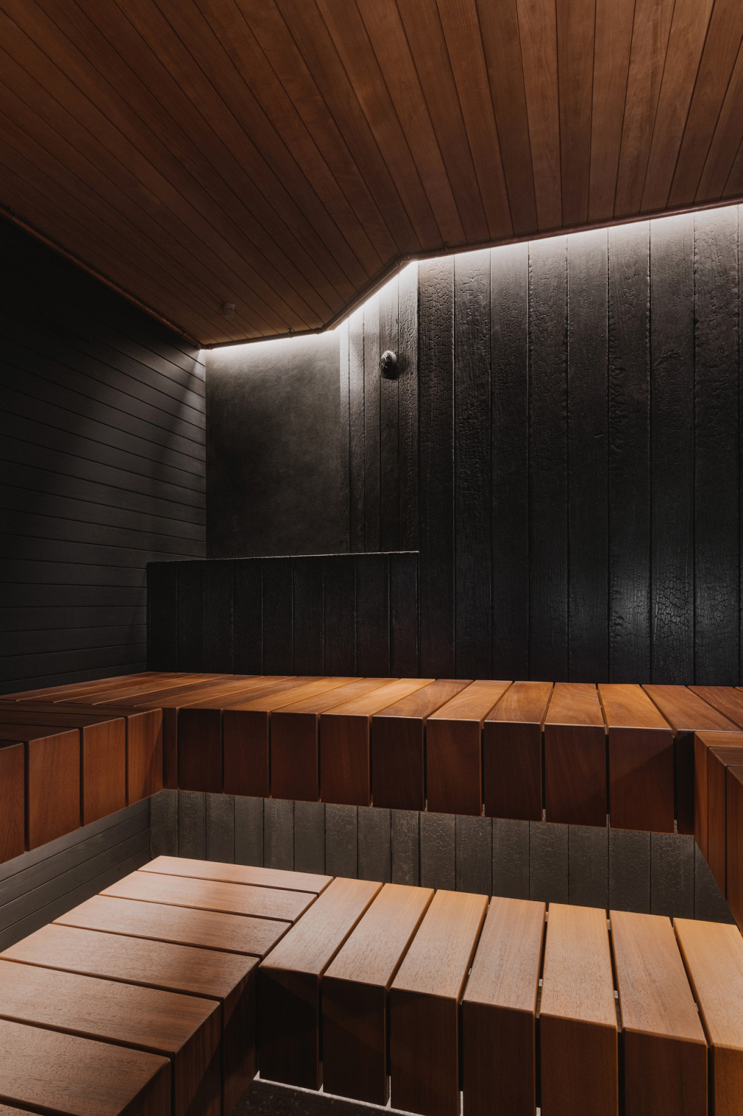 Мужская сауна в спортивном комплексе.