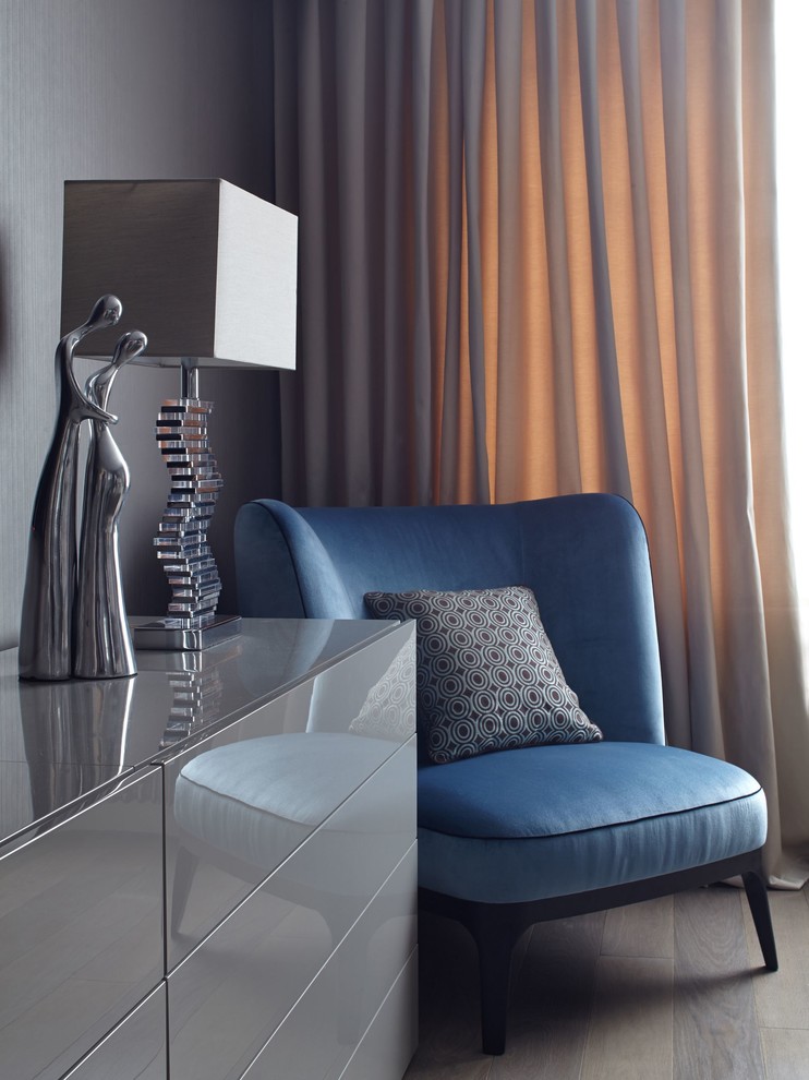 Houzz тур: Двухуровневая квартира с изящной обстановкой и арт-лестницей