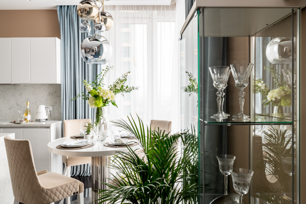 Бежевый и зеркала