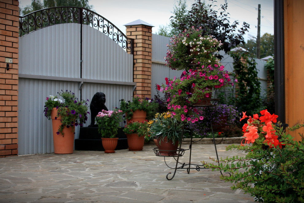 Вертикальная клумба: Полное руководство для начинающих и продолжающих