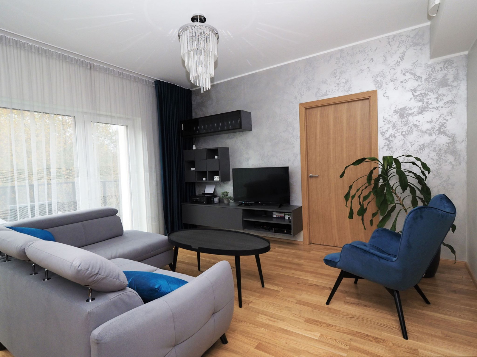 Обложка проекта: Реализованный проект 4-х комнатной квартиры