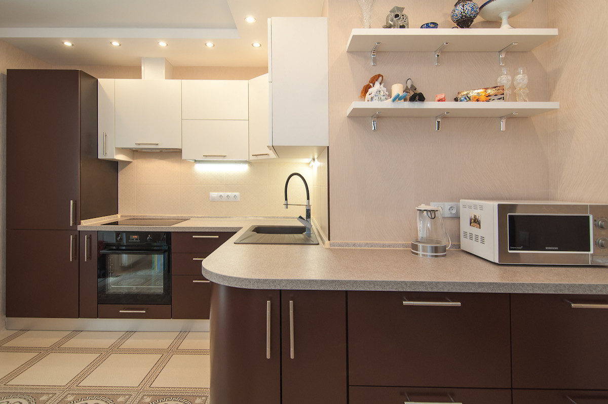 Обложка проекта: Кухня в бело-шоколадных тонах