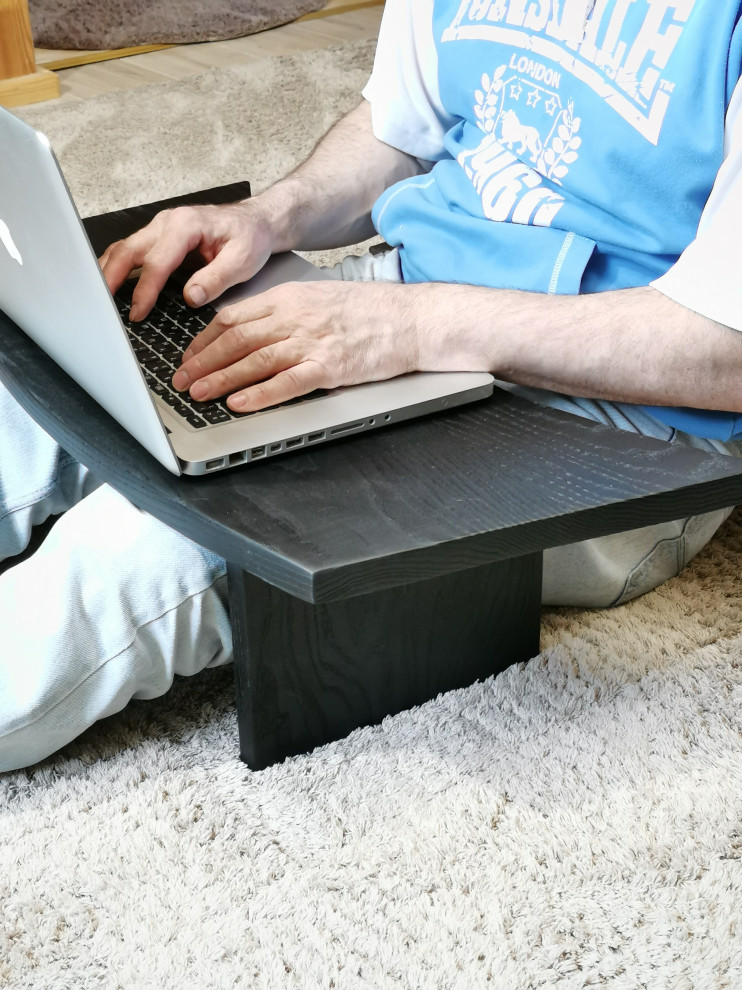 Обложка проекта: Столик для работы на диване