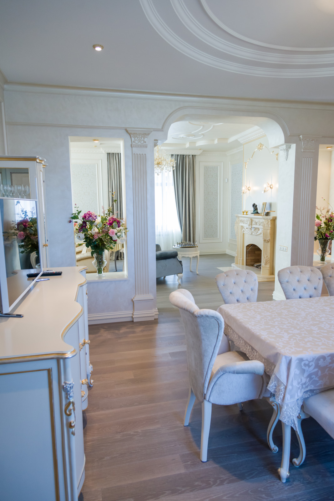 Интерьер дома в классическом стиле (500 кв м)