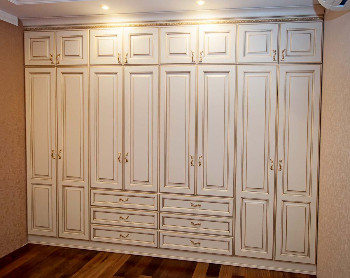 Обложка проекта: Мебель из массива для прихожей