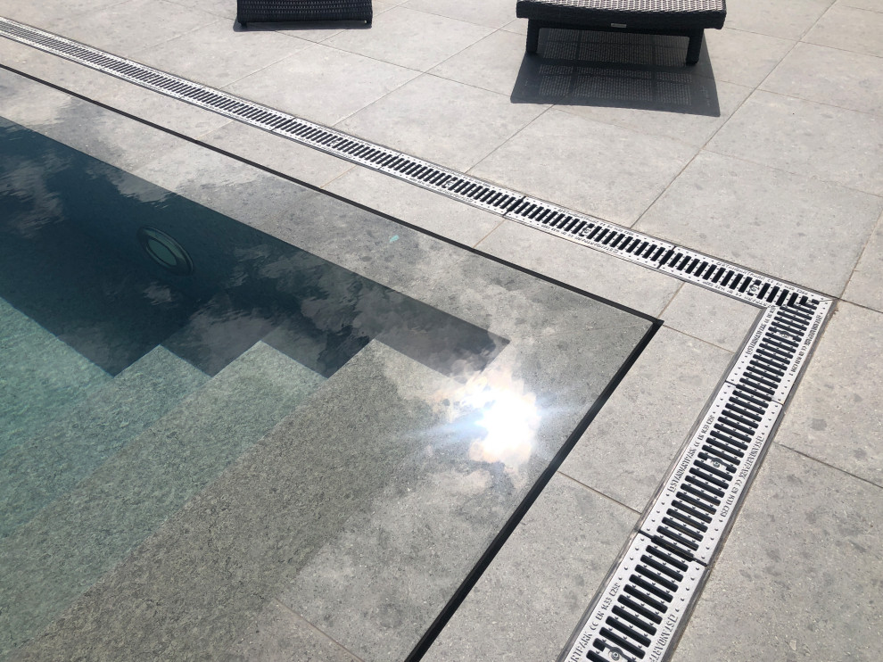 Премиум-бассейн с архитектурно-четкими линиями