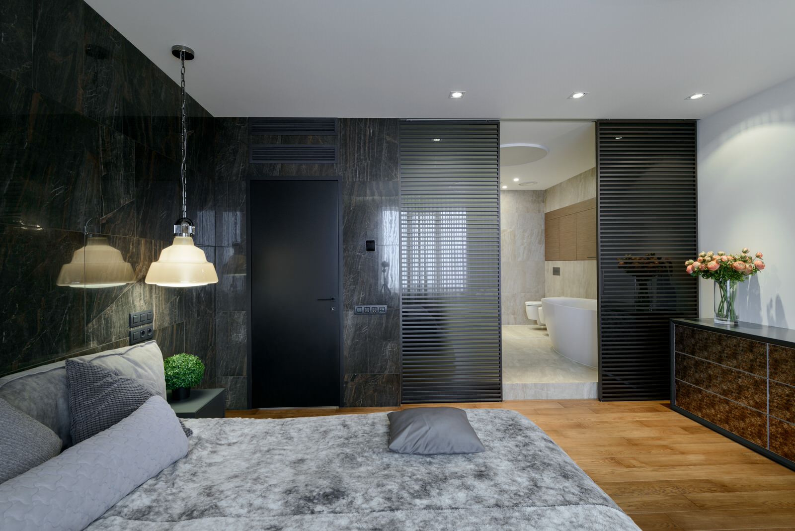 Массивная доска "BEARMADE" в брутальной квартире по проекту Риты Лессинг