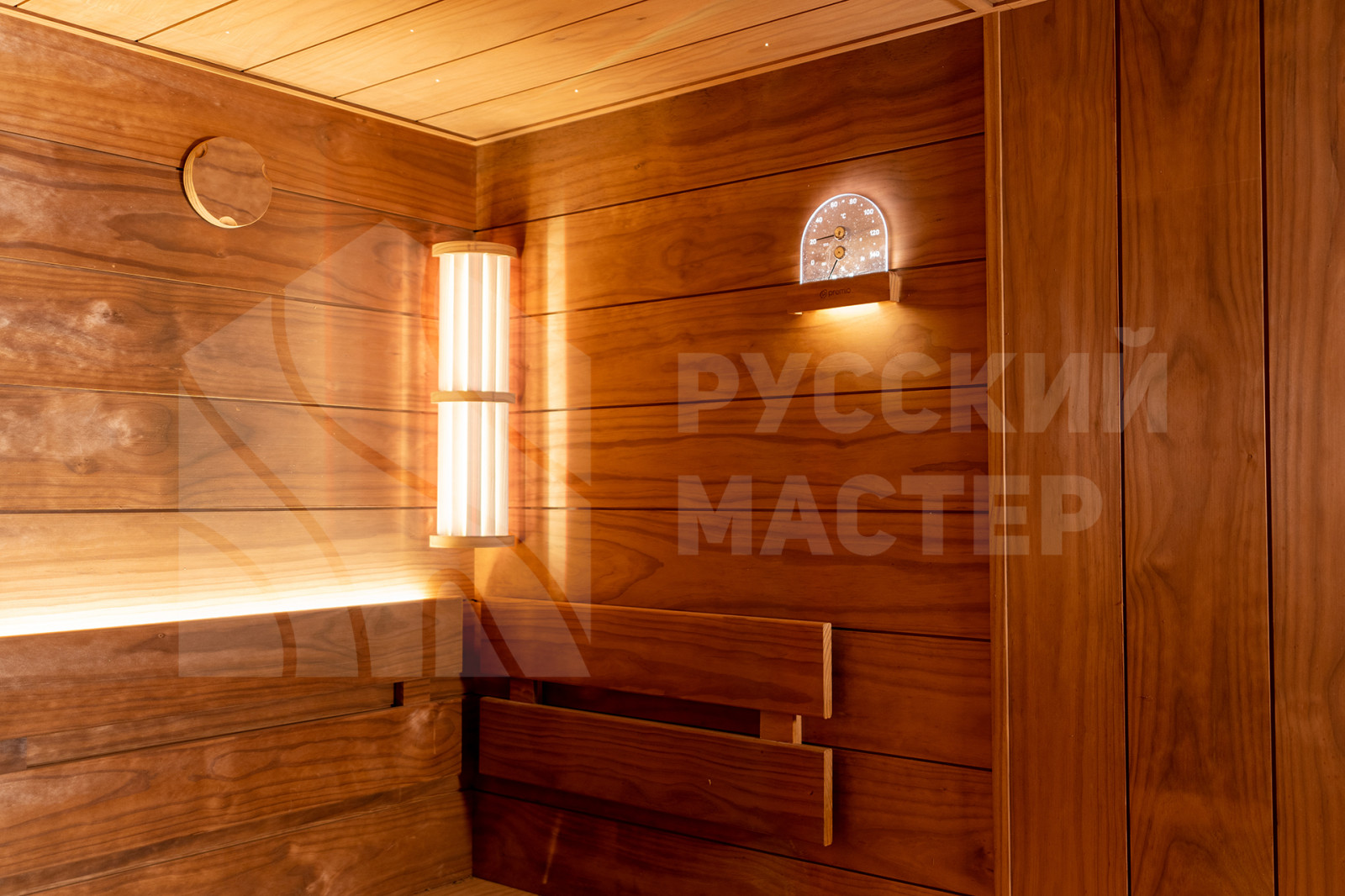 Обложка проекта: Фигурные 3D-полки и отделка из новозеландской сосны Пино Премио