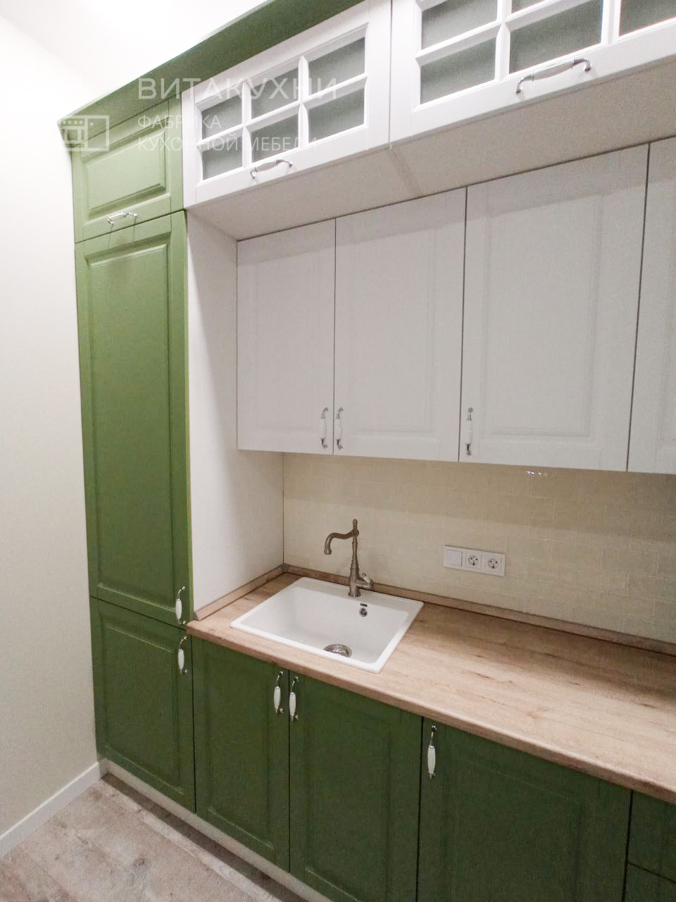Зеленый кухонный гарнитур