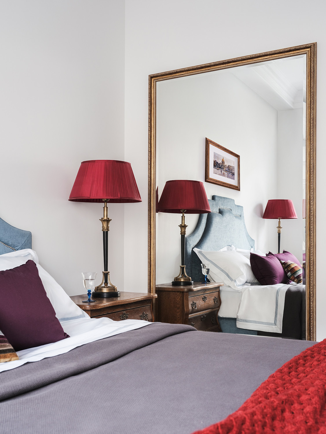 Квартира кинорежиссера и его музы на Патриарших прудах.