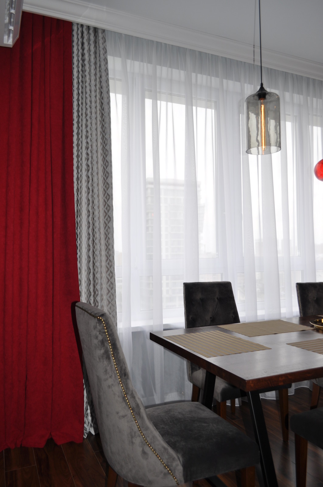 Столовая и гостиная зона