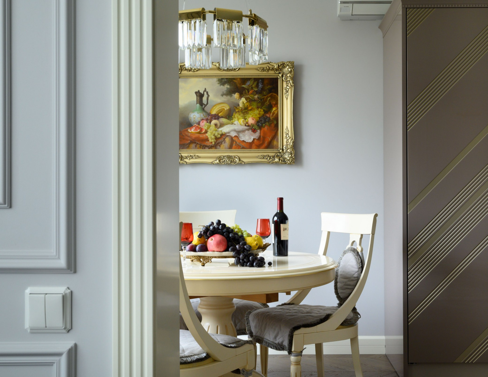 Обложка проекта: Сдержанная элегантность