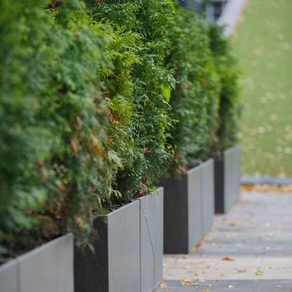 Уличные кашпо