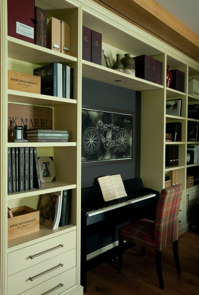 Houzz тур: Тёмный-тёмный интерьер на Таганке