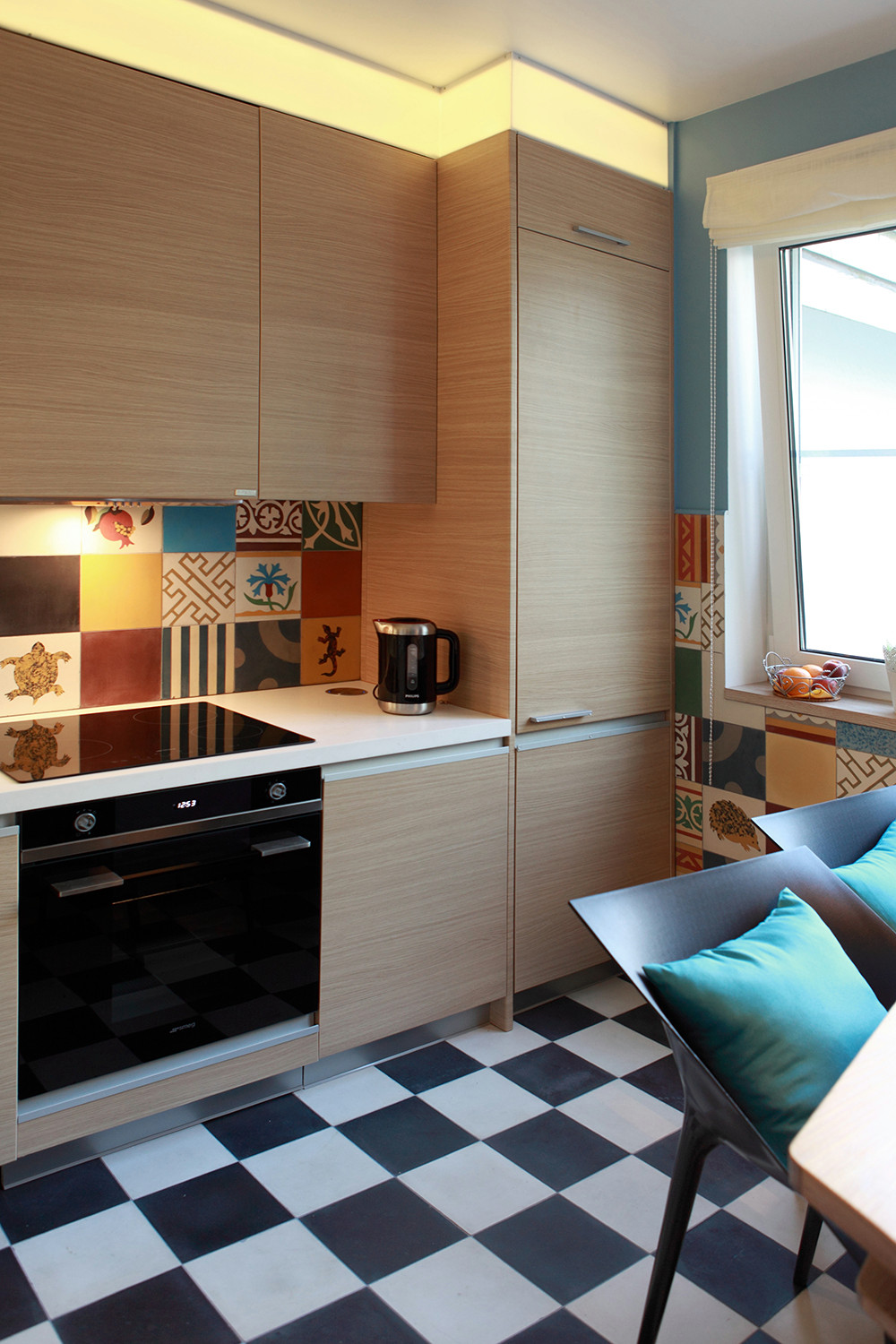 Кухня недели: Маленькая кухня и пэчворк с южными мотивами