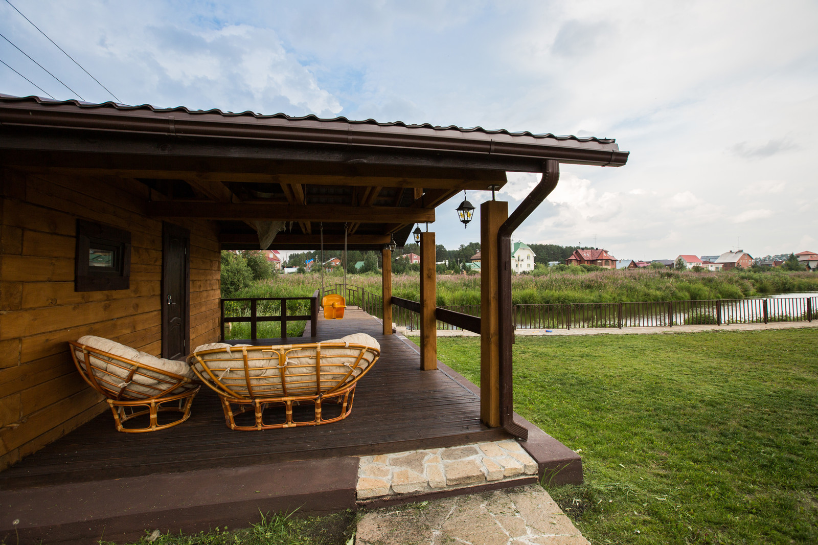 Индивидуальный жилой дом площадью 173 кв.м. с баней на участке