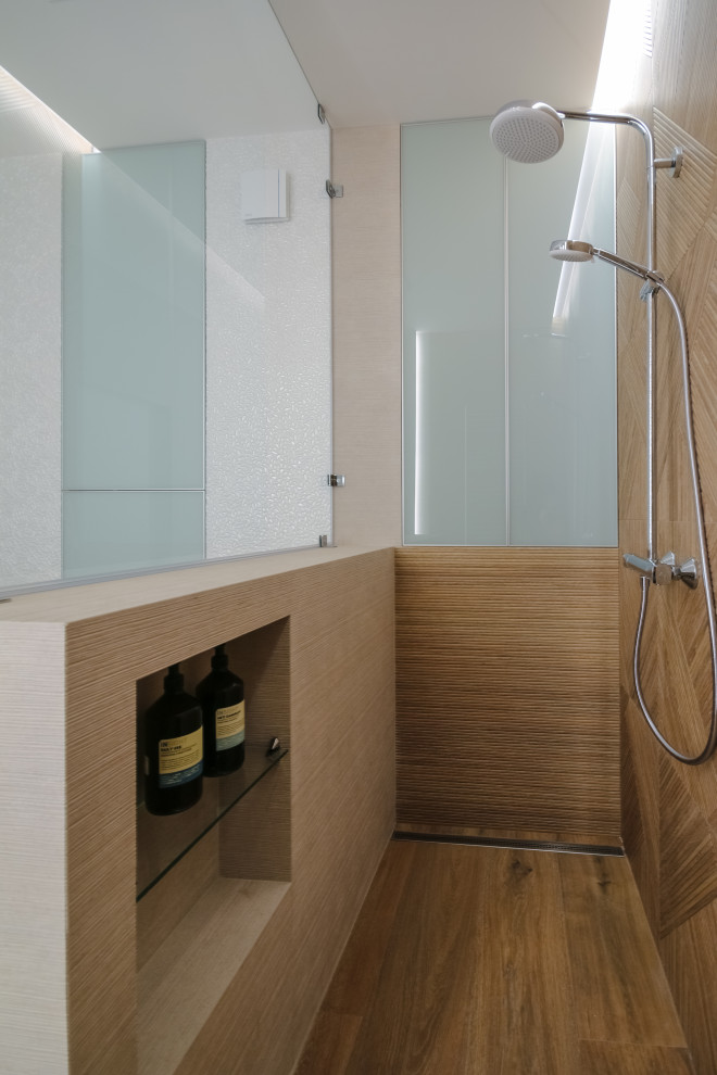 Квартира для молодой студентки. Душевая.