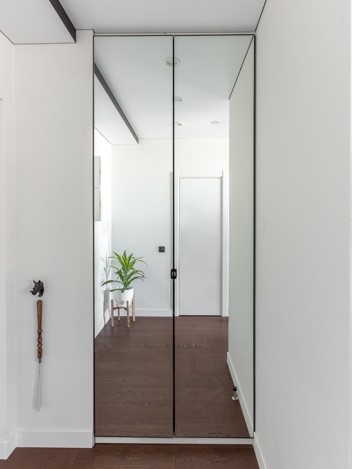 Синяя кухня и шкаф ЖК Преображение