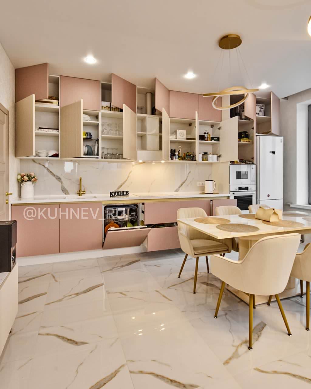 Обложка проекта: Кухня-гостиная в оттенках 2024