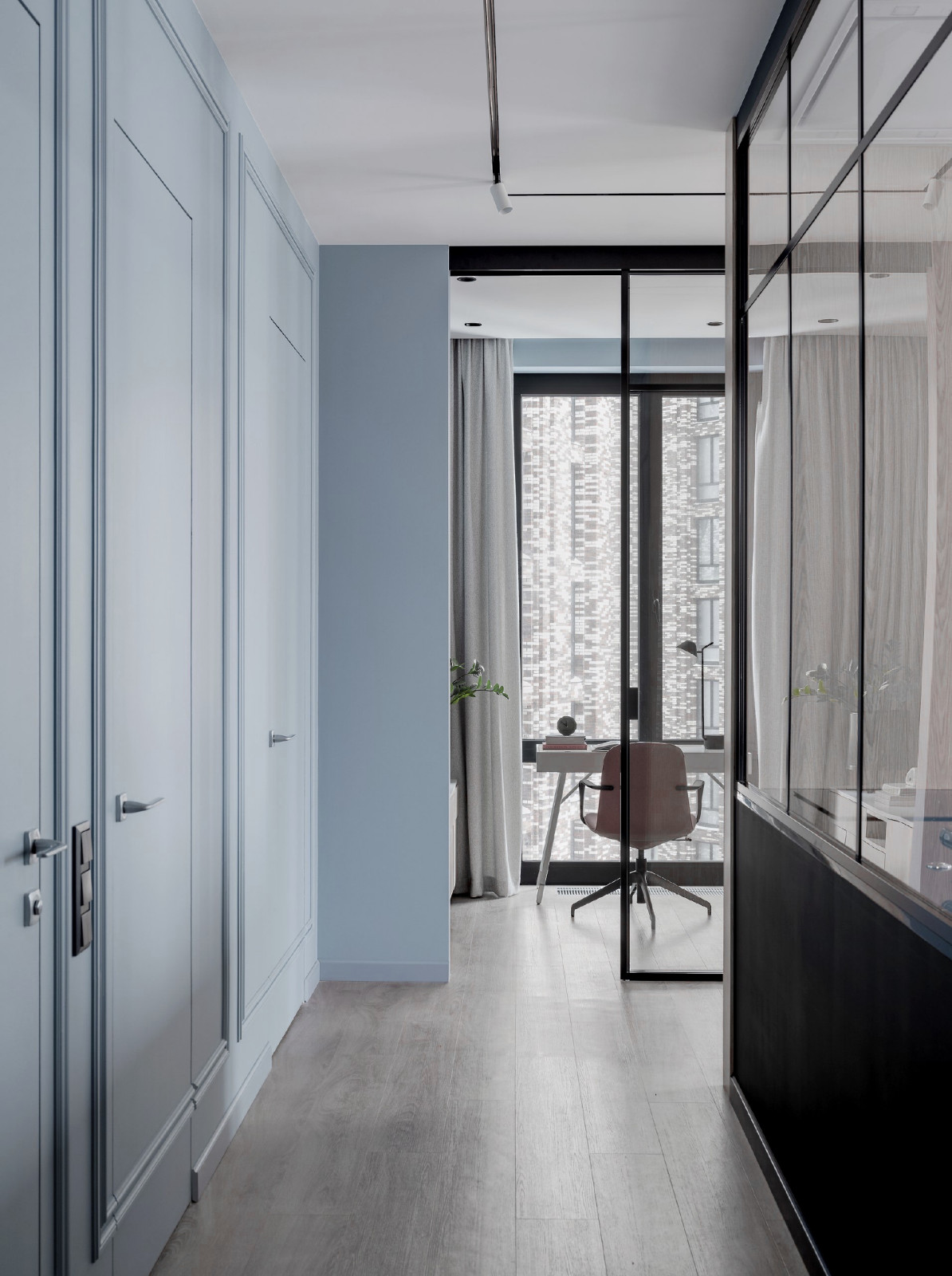 Houzz тур: Квартира с прозрачным кабинетом