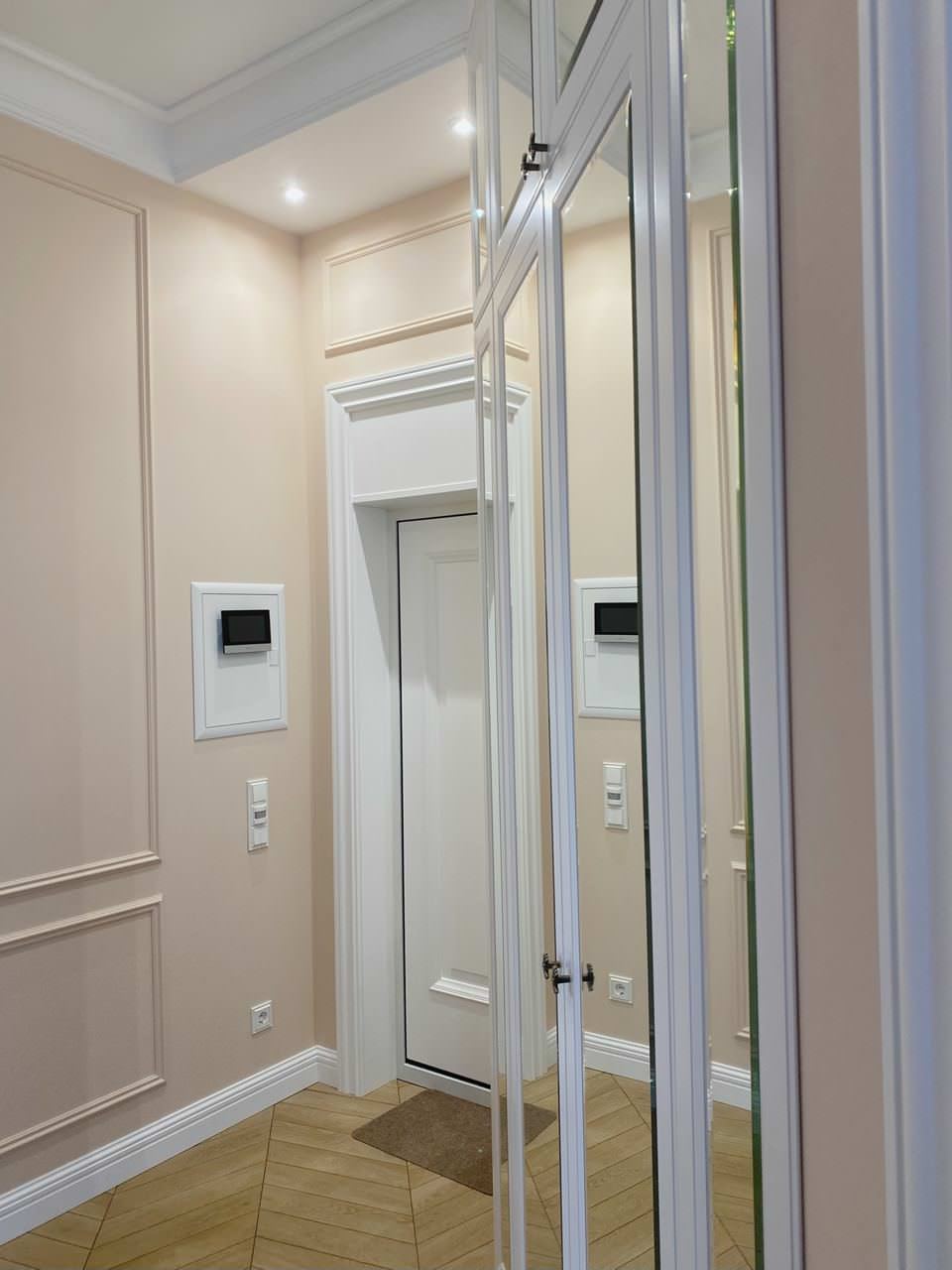 ЖК «Бенуа», гардеробный шкаф в прихожей