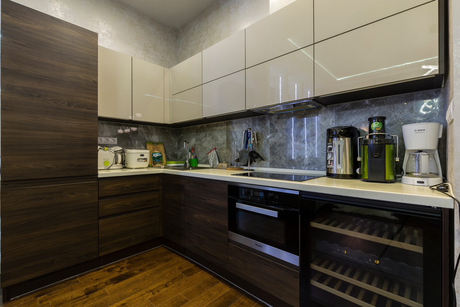 STYLISH LUX APARTMENT IN THE HEART OF THE CITY