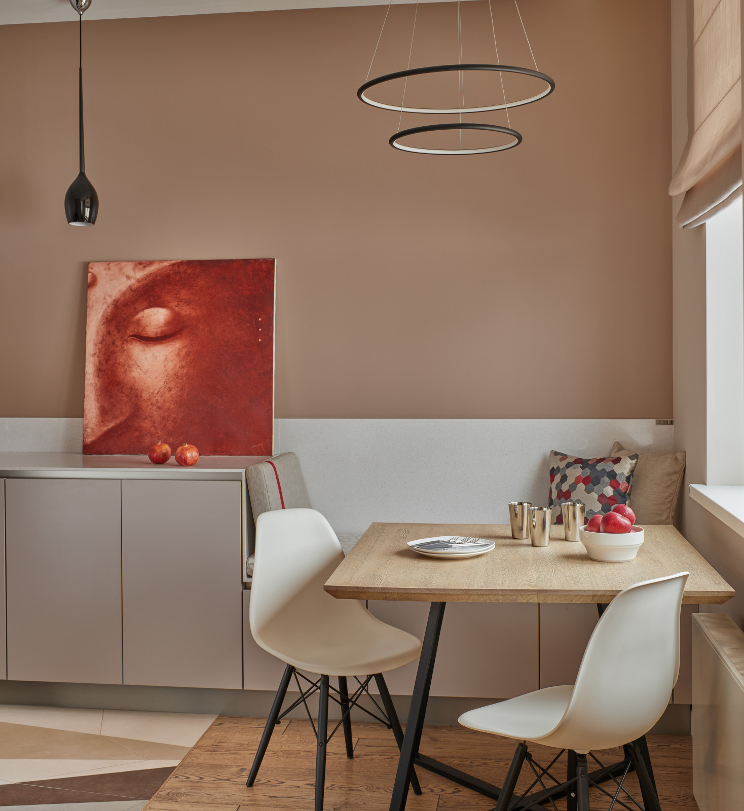 Квартира с видом на городскую набережную