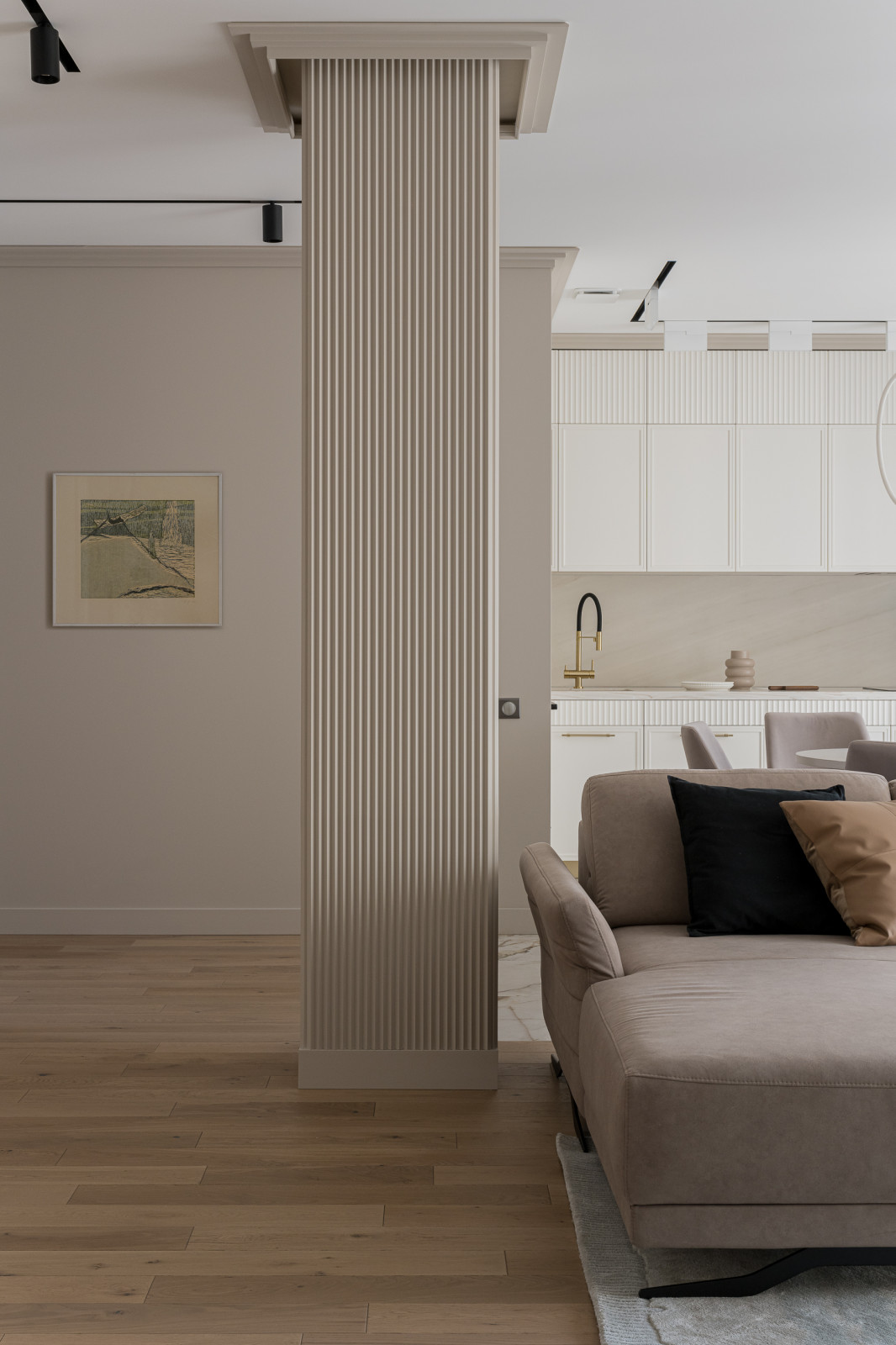 Обложка проекта: Фото кухни-гостиной в ЖК Ньютон