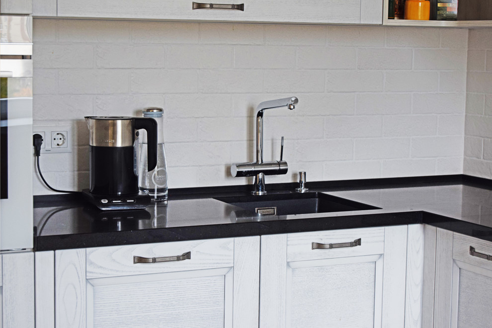 Кухня с фасадами из массива ясеня