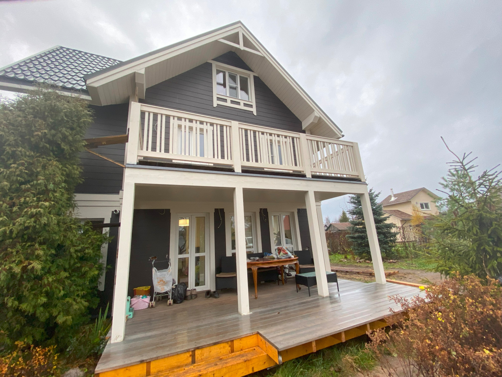 Деревянный загородный дом после реконструкции